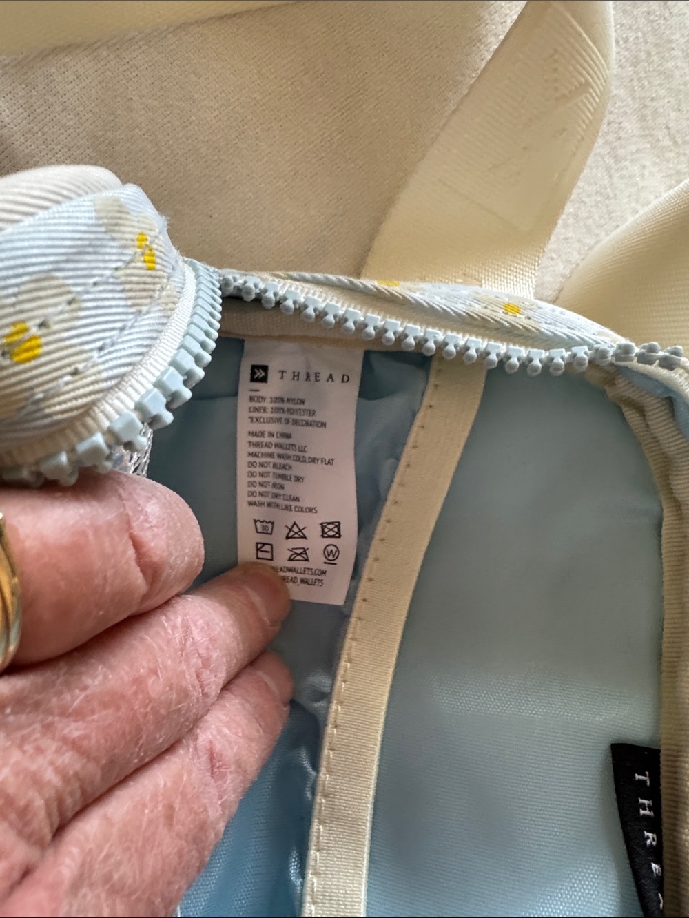 Thread Fanny pack -defects - Picture 10 of 14